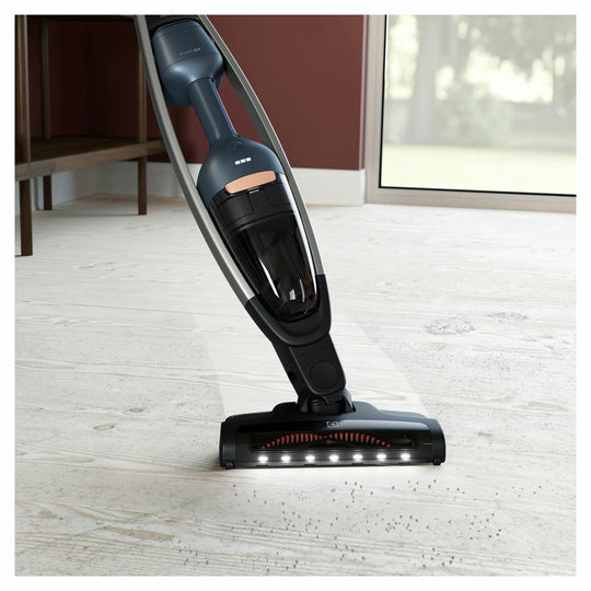 Electrolux-Pure-Q9-Cordless-Vacuum-PQ91-3EB-lifestyle-2-high
